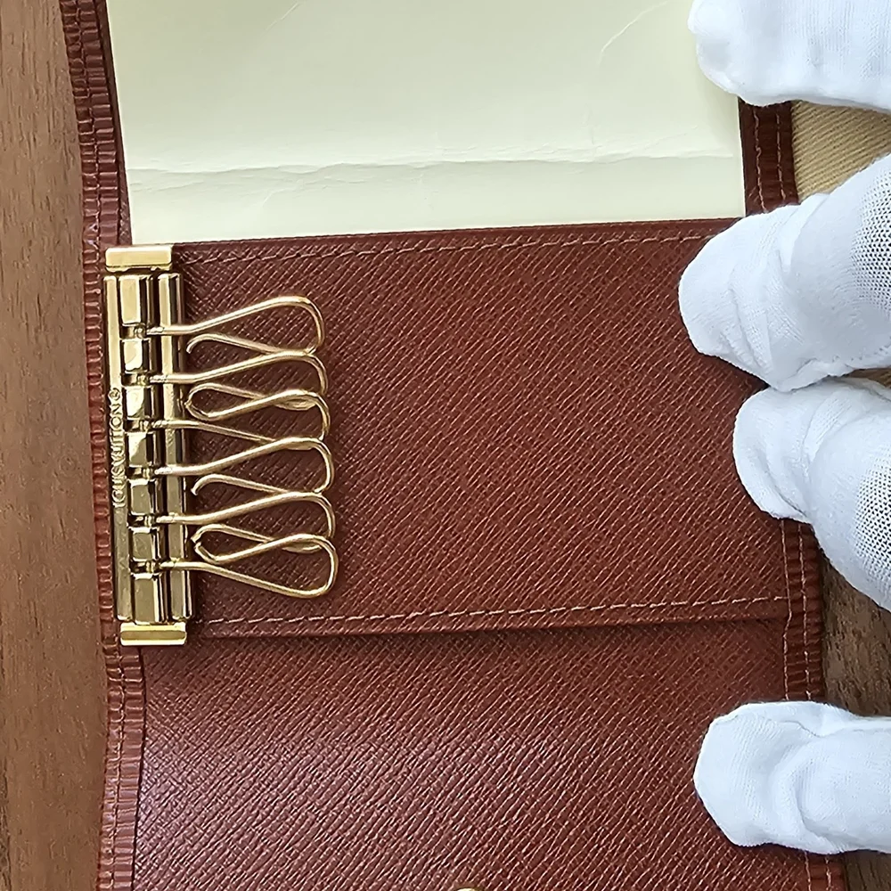 ✨️LOUIS VUITTON EPI LEATHER 6 KEY HOLDER - Picture 5 of 5